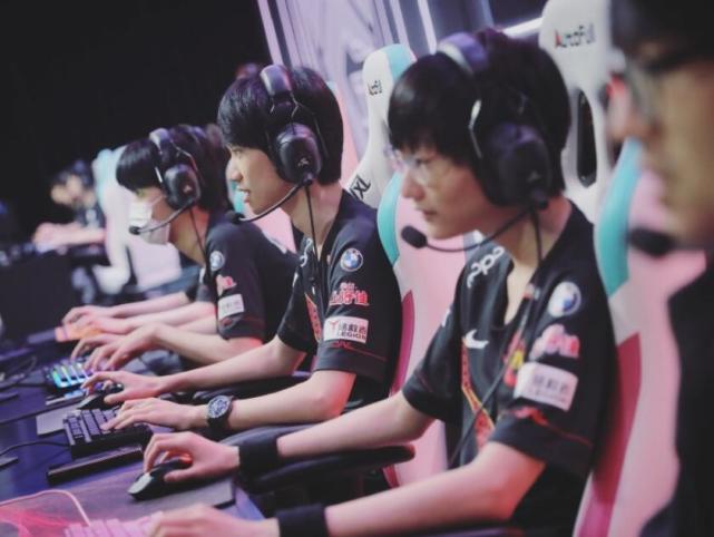 里的每一位 里的每一位